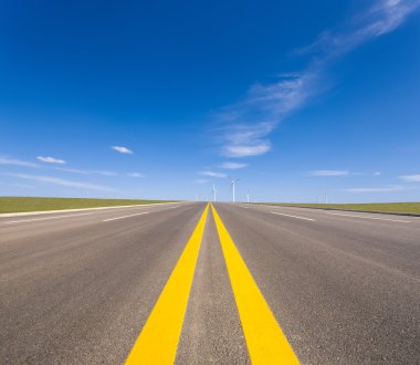 yol ve rüzgar çiftliği