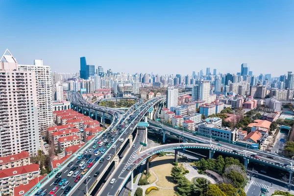 Uitwisseling van stedelijke viaducten — Stockfoto