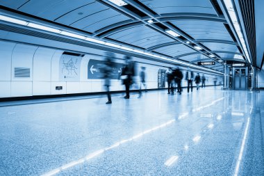 fütüristik metro geçiş