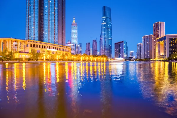 Tianjin finanční čtvrť v noci — Stock fotografie