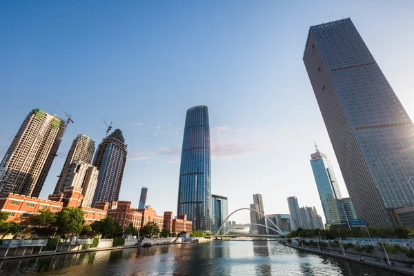 Stadsgezicht van tianjin in de schemering — Stockfoto