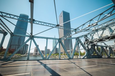Tianjin hareketli köprü portre
