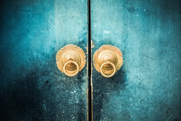 Antico bussare porta orientale — Foto Stock