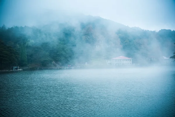 Mist and cloud on the lake — Stock Photo, Image