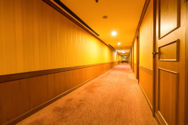 Гостиничный коридор — стоковое фото