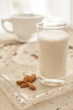taze, kremli badem sütü