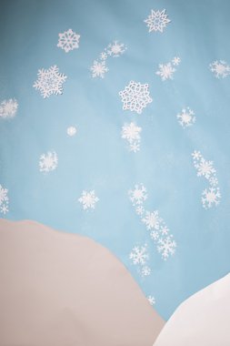 üzerinde mavi arka plan ayarlamak beyaz kar taneleri