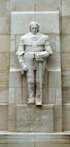 Geneva, İsviçre - 4 Mayıs 2015: Oliver Cromwell anıt - Cenevre reformasyon için uluslararası anıtın bir parçası