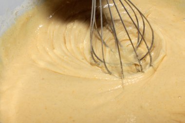 kırbaçlanan hamur blender