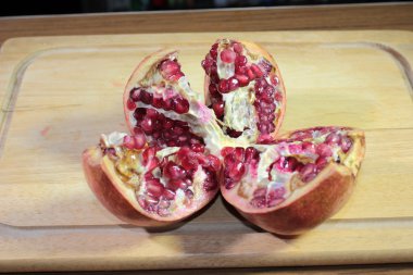 sahne tropikal meyve nar