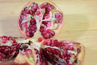 sahne tropikal meyve nar