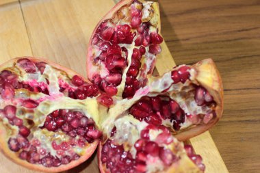 sahne tropikal meyve nar