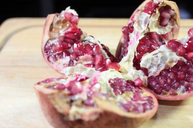 sahne tropikal meyve nar