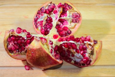 sahne tropikal meyve nar