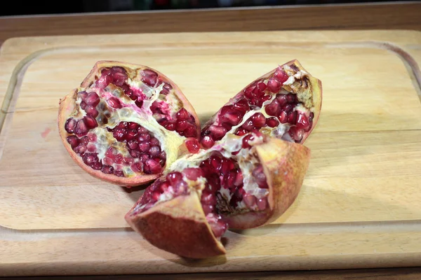 sahne tropikal meyve nar