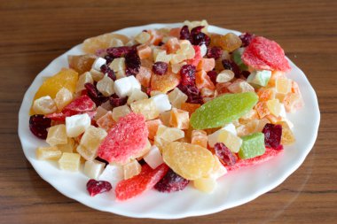 tropikal meyve şekerlenmiş