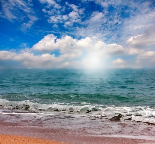 dalga deniz ve gökyüzü