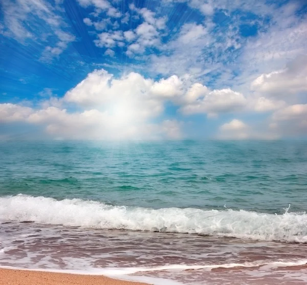 dalga deniz ve gökyüzü