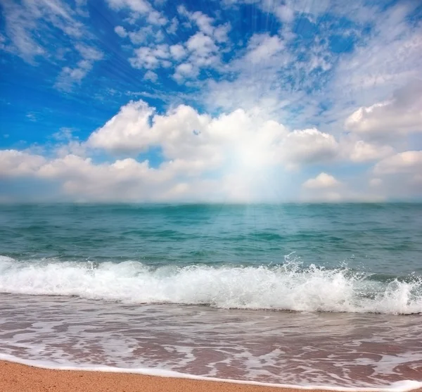 dalga deniz ve gökyüzü