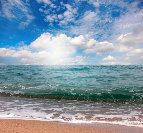 dalga deniz ve gökyüzü