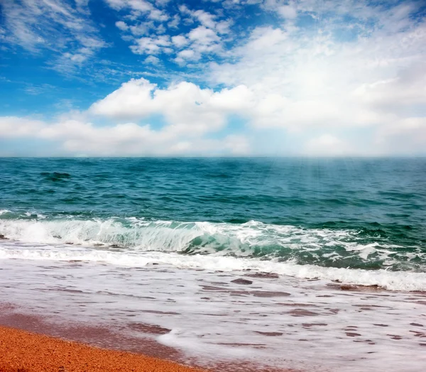 dalga deniz ve gökyüzü