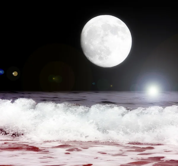 La luna y el mar — Foto de Stock