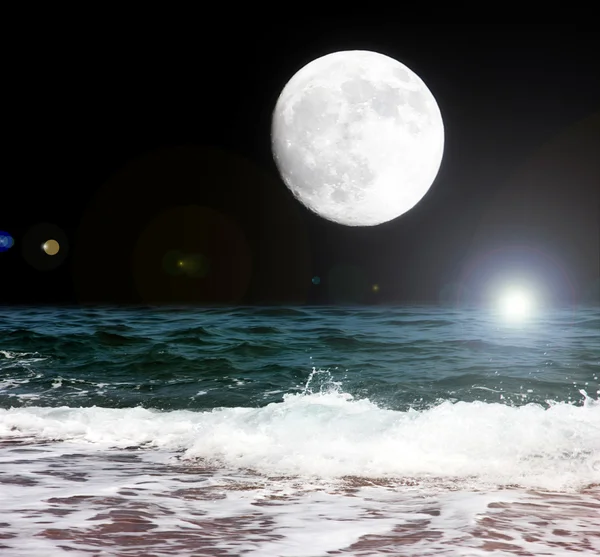 La lune et la mer — Photo