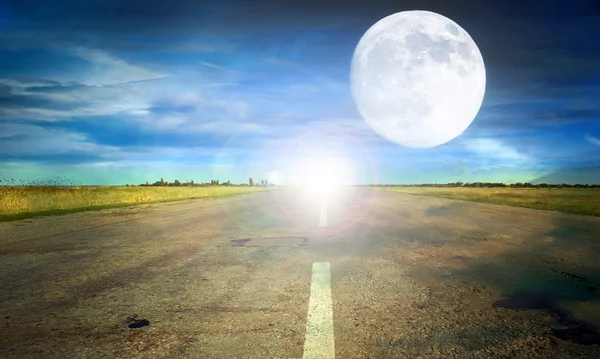 A Hold és a közúti — Stock Fotó