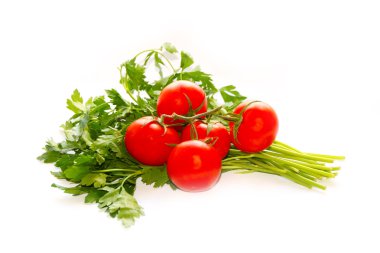 Olgun domates ve bir demet maydanoz