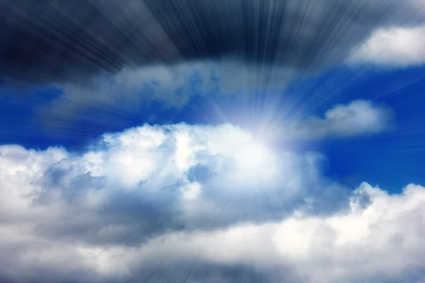 Облака и небо — стоковое фото