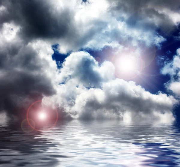 Wolken en water — Stockfoto