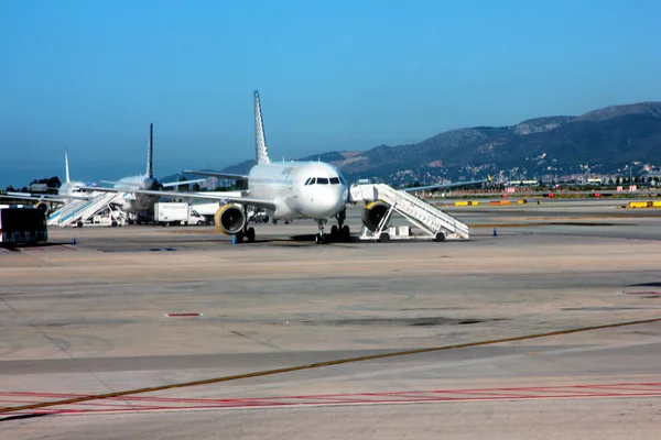 O aeroporto de barcelona pista de pouso — Fotografia de Stock