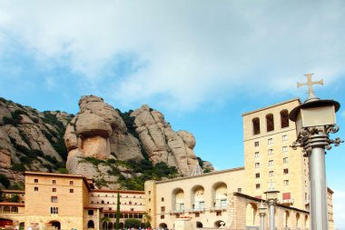 Montserra dağın üzerinde Tapınak