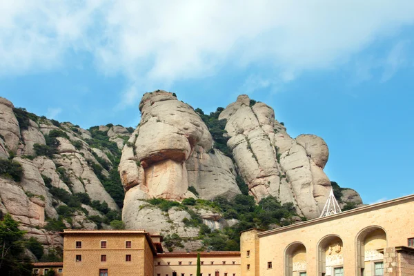 Temple sur la montagne de Montserra — Photo