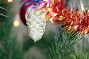 cam Noel ağacı süslemeleri