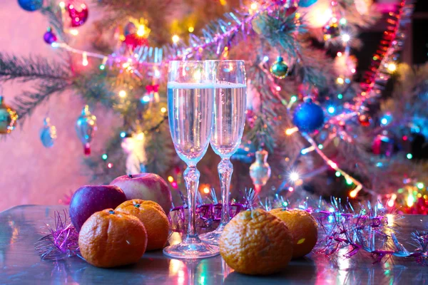 Glasses with wine and fruit — Stock Photo, Image