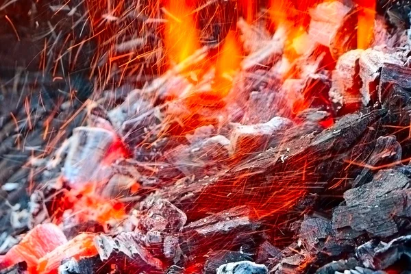 Carbone e fiamme — Foto Stock