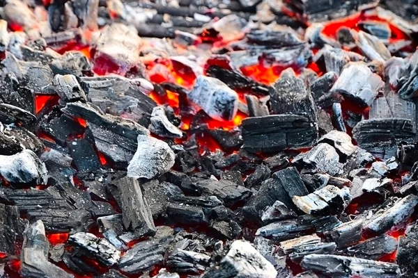 Вугілля і полум'я — стокове фото