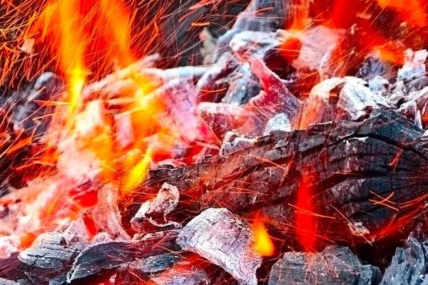 Carbone e fiamme — Foto Stock