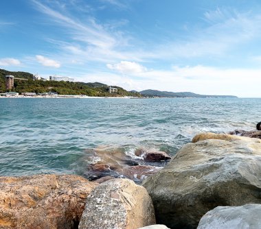 güzel bir sahil şeridi