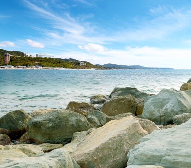 güzel bir sahil şeridi