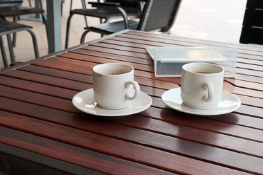 Bir fincan sade kahve.