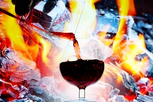 Огонь и вино — стоковое фото