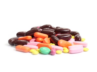 Sağlığınızı iyileştirmek için bir sürü ilaç hazırlandı.