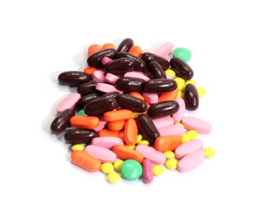 Sağlığınızı iyileştirmek için bir sürü ilaç hazırlandı.