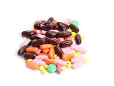 Sağlığınızı iyileştirmek için bir sürü ilaç hazırlandı.