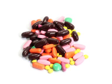 Sağlığınızı iyileştirmek için bir sürü ilaç hazırlandı.