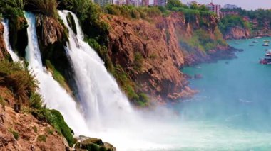 Antalya Türkiye 'nin Lara yerleşim bölgesinde Duden Şelalesi