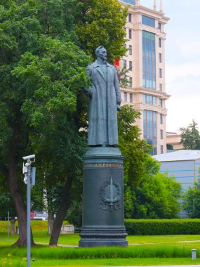 Felix Edmundovich Dzerzhinsky anıtı Moskova 'nın merkez meydanından kaldırıldı