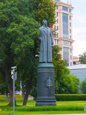 Felix Edmundovich Dzerzhinsky anıtı Moskova 'nın merkez meydanından kaldırıldı